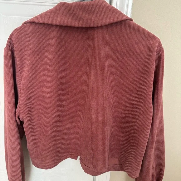 Shacket - Picture 2 of 3